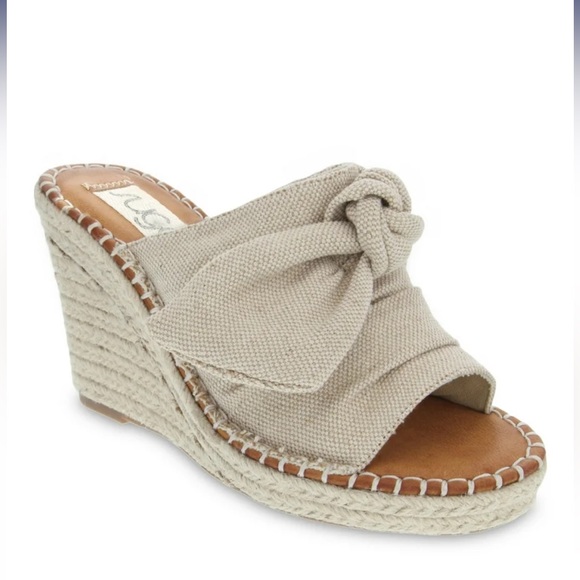 NWOT Sugar Cream Mules with Comfort Footbed - Picture 2 of 8